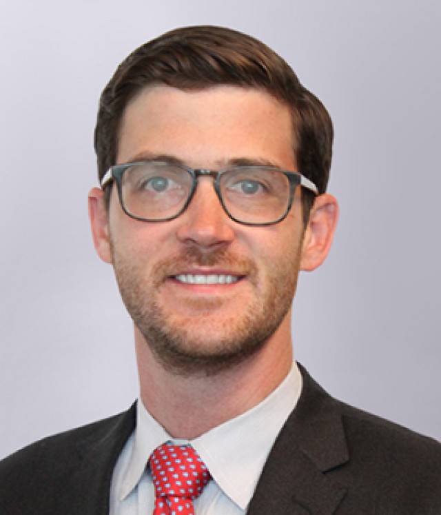 Get to know Orthopaedic Surgeon Dr. Michael Hellman, who serves