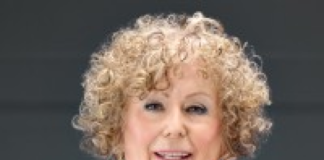 Mary Charland: A Dedicated Realtor Making Waves in Venice, FL