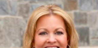 Claudia MacDonald: Recognized by BestAgents.us as a 2025 Top Agent