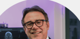 Roderick VanSurksum, DDS: Board-Certified Oral and Maxillofacial Surgeon with Over Three Decades of Expertise