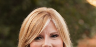 Shawna Moore, Recognized by BestAgents.us as a 2025 Top Agent