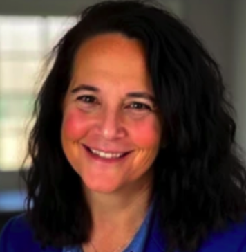 Roxanne Quinn, Recognized by BestAgents.us as a 2025 Top Agent