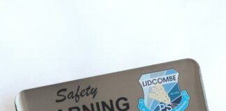 How to Source Photodome-Printed Pins That Elevate Brand Image