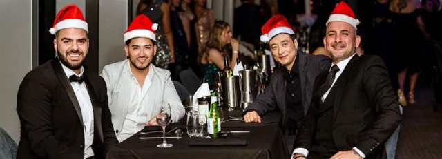 rss_people-celebrating-christmas624895029