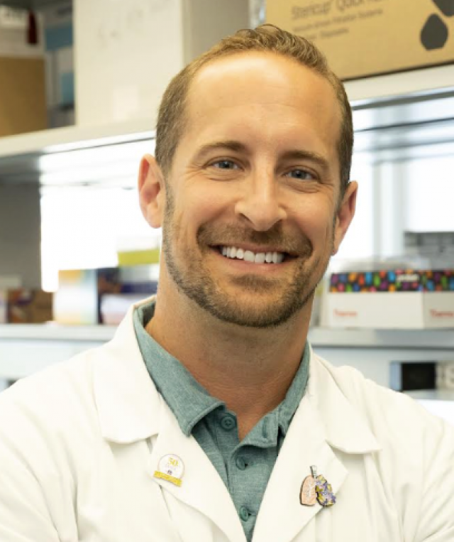 rss_dr-frank-weinberg-pioneering-personalized-care-and-research-in-lung-cancer-treatment-at-ui-health39