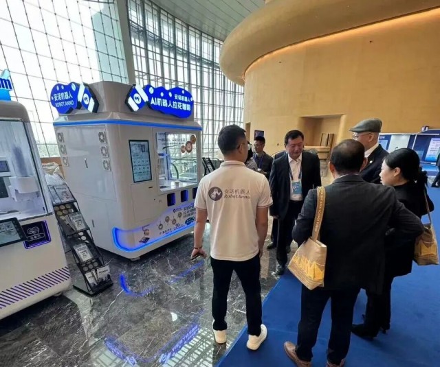 rss_leading-innovator-anno-robot-electrifies-2025-gsf-with-pioneering-ai-coffee-machines13