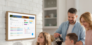 Apolosign Digital Wall Calendar Tackles “Proxy Parenting” in U.S. Homes