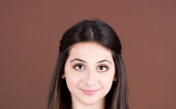 13-Year-Old Artist Mackenzie Reff Releases Powerful Anti-War Anthem “Dreams Don’t Belong to War”