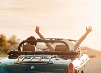 19 Crucial Items That You Need for a Global Adventure