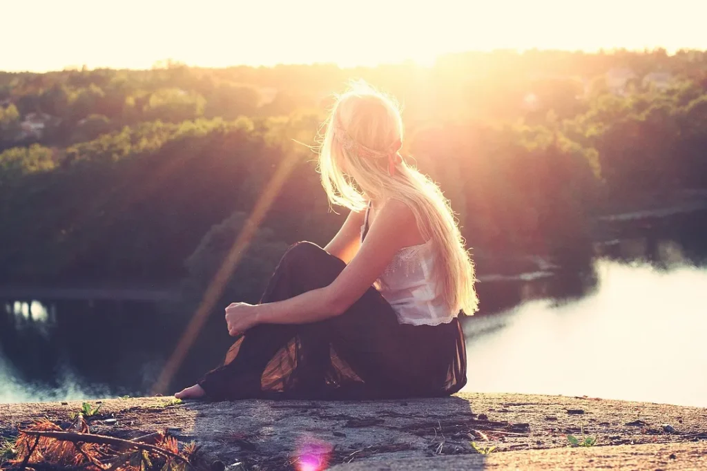 30 Best Life Practices to Embrace Solitude with Self-love