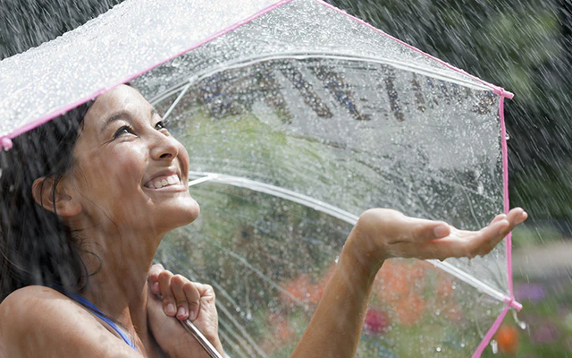 How to Take Care of Your Hair During Monsoon? 