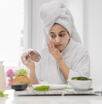 How to Take Care of Skin Properly During Monsoon? How to Take Care of Skin Properly During Monsoon?